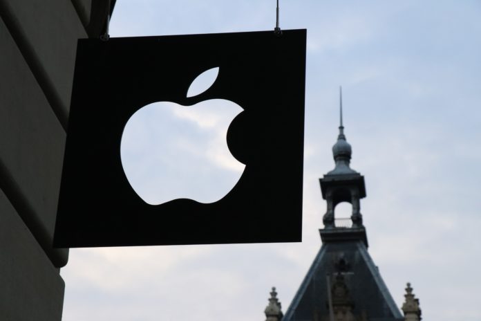 Apple: sales and profits shrank, iPhone sales are weakening