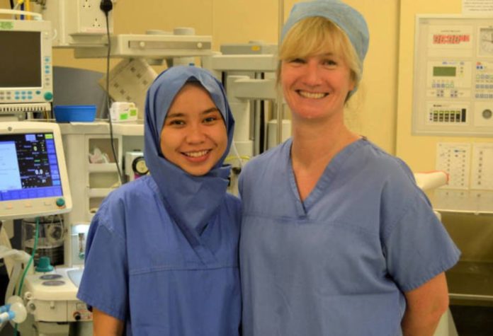 An English hospital provides 'use and throw hijabs' to its Muslim employees