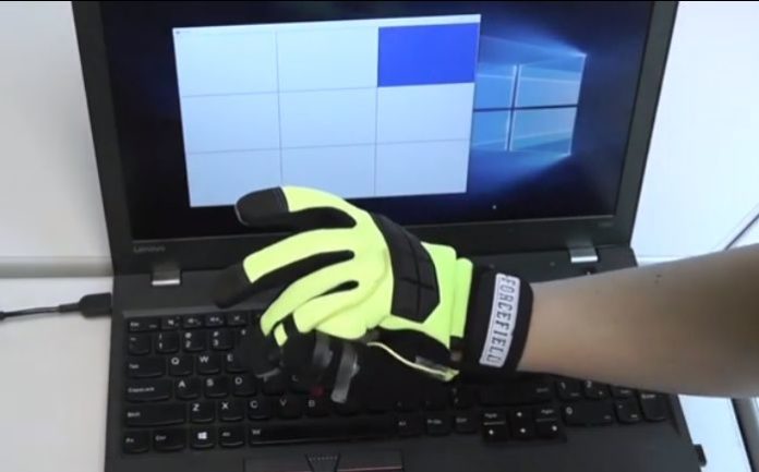 Antennas on fingers transmitted signals about touching without battery