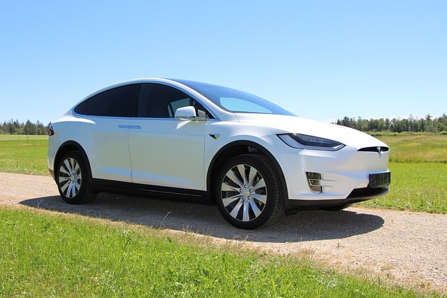 The aerodynamic tires of the Tesla Model 3 extend autonomy up to 16 kilometers
