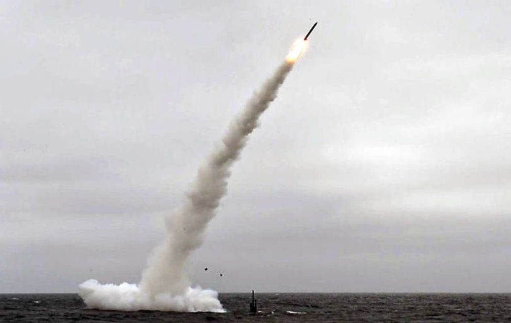 USS Annapolis (SSN 760) launching a Tomahawk Land Attack Missile (TLAM) (US NAVY)
