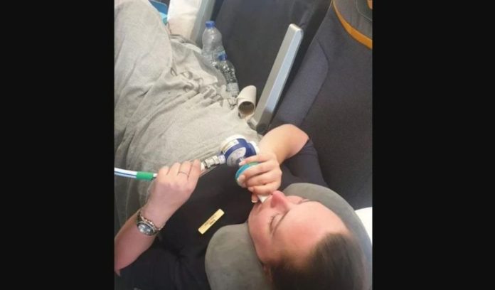 A flight attendant suffers seven fractures in one leg due to strong turbulence
