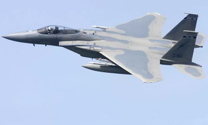 A US F-15C fighter crashes near the British coast