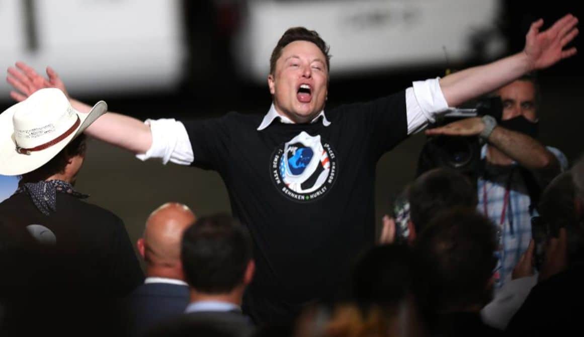 Elon Musk, among the five richest men in the world