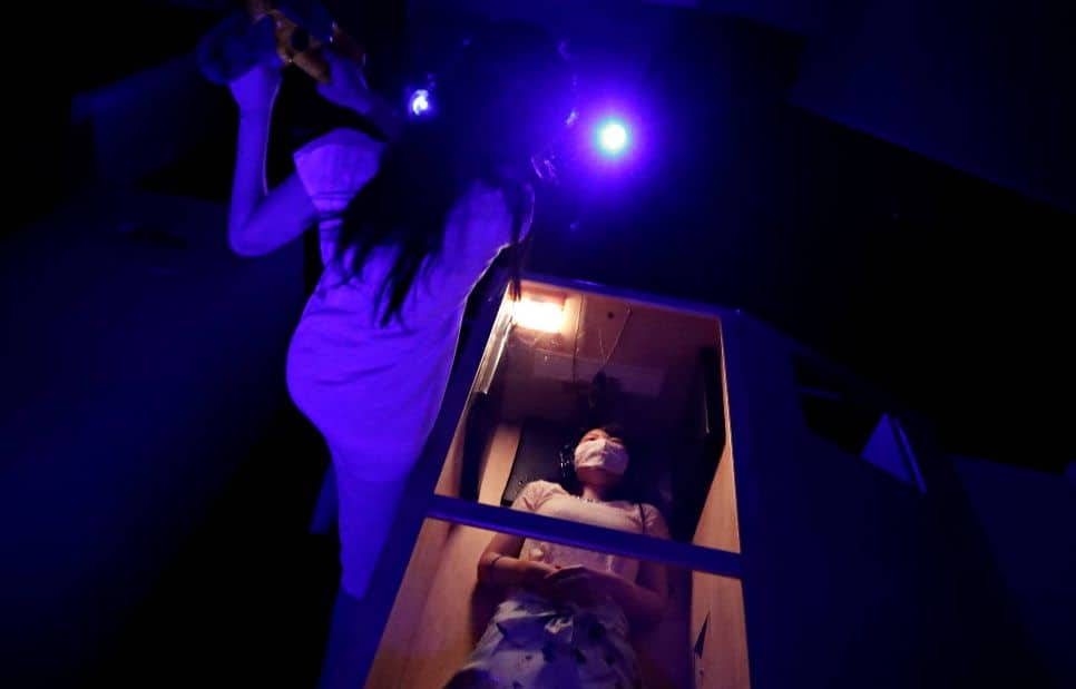 15 minutes in a coffin attacked by ghosts: 'anti-COVID' attraction launched in Japan
