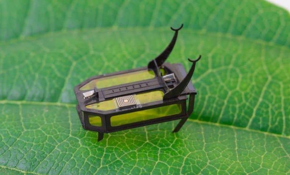This robot insect, one of the smallest in the world, moves with methanol
