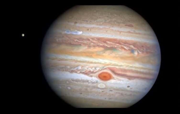 NASA detects a storm on Jupiter that can engulf the Earth