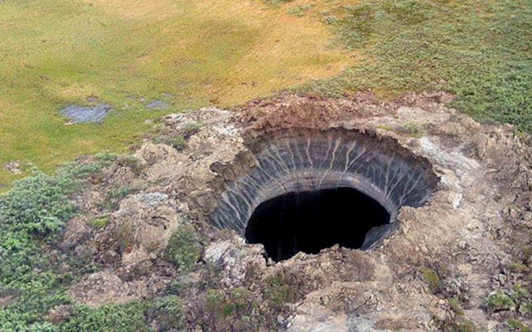 What's behind the huge crater in northern Russia