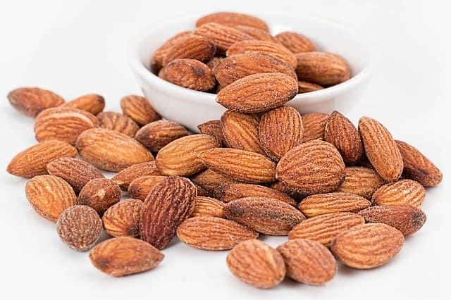 Five reasons why you should include almonds joy in your diet