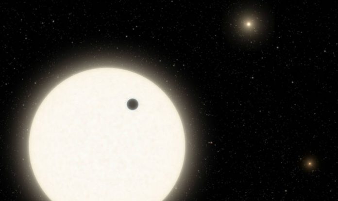 Astronomers confirm the existence of a planet with three suns
