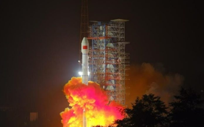 China launches mobile satellite into orbit