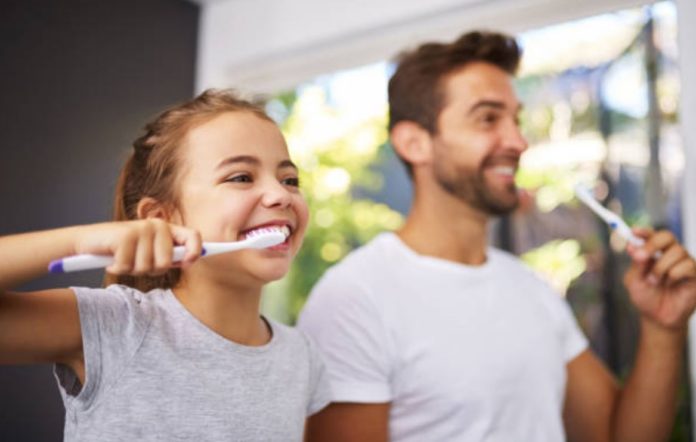 Brushing your teeth reduces the risk of Alzheimer's disease, according to new research