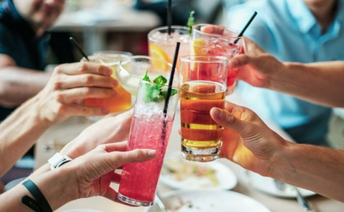 Experts record unexpected benefits of moderate alcohol consumption