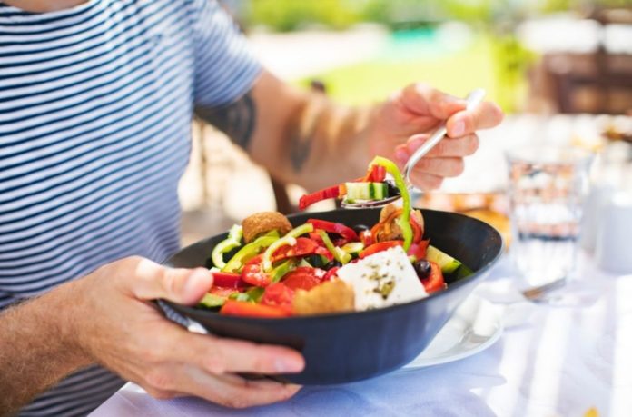 Mediterranean diet reduces the risk of Covid-19 infection by up to 64 percent, according to study
