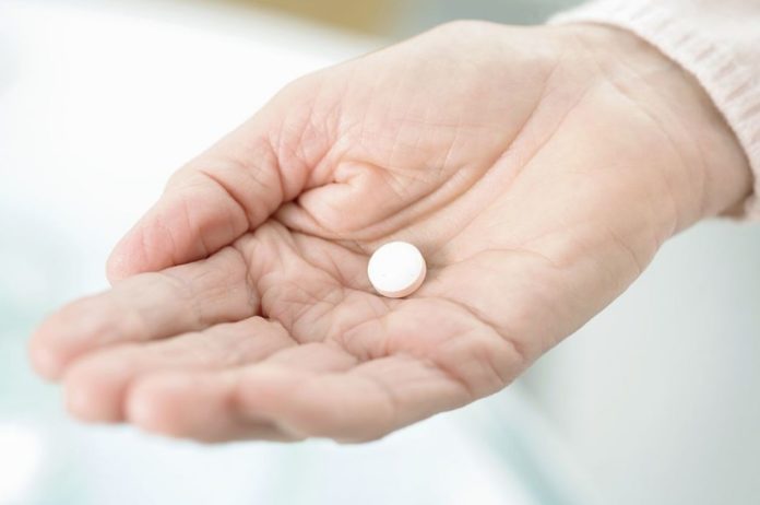 Aspirin reduces the risk of dying from cancer by a fifth but one side effect - Says Study