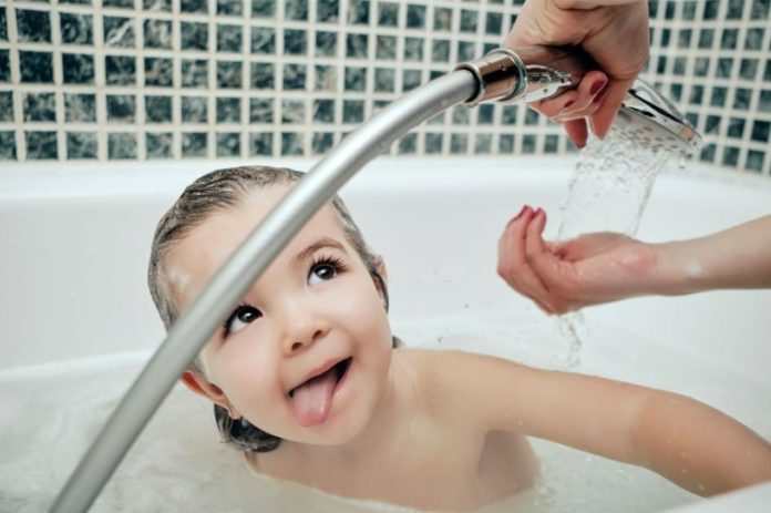 Showering for less than five minutes can cause bacterial or fungal infections: experts warn