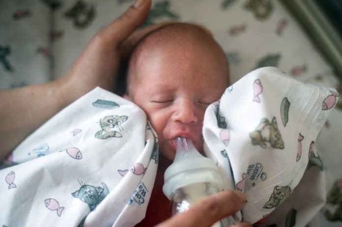 Sugars in mother's milk may help treat and prevent infections in newborns