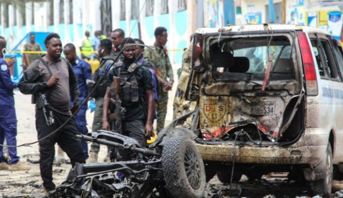 Suicide attack kills 8 in Mogadishu near Somalia's presidential palace