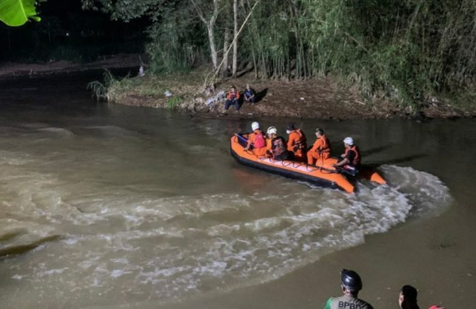 11 schoolchildren drown in Indonesia
