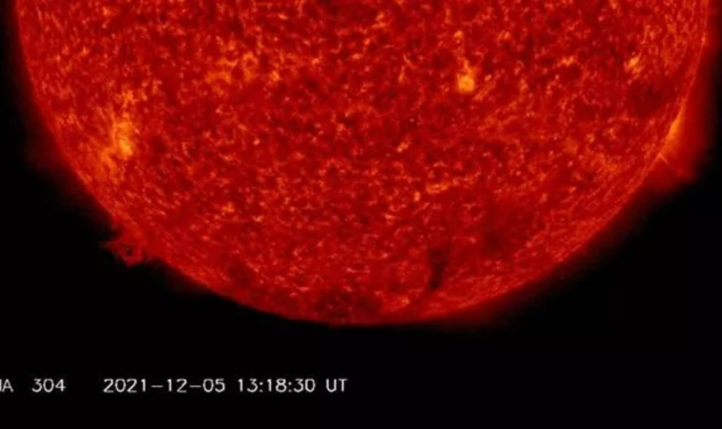 A large magnetic filament lashing out from the sun will miss our planet this week