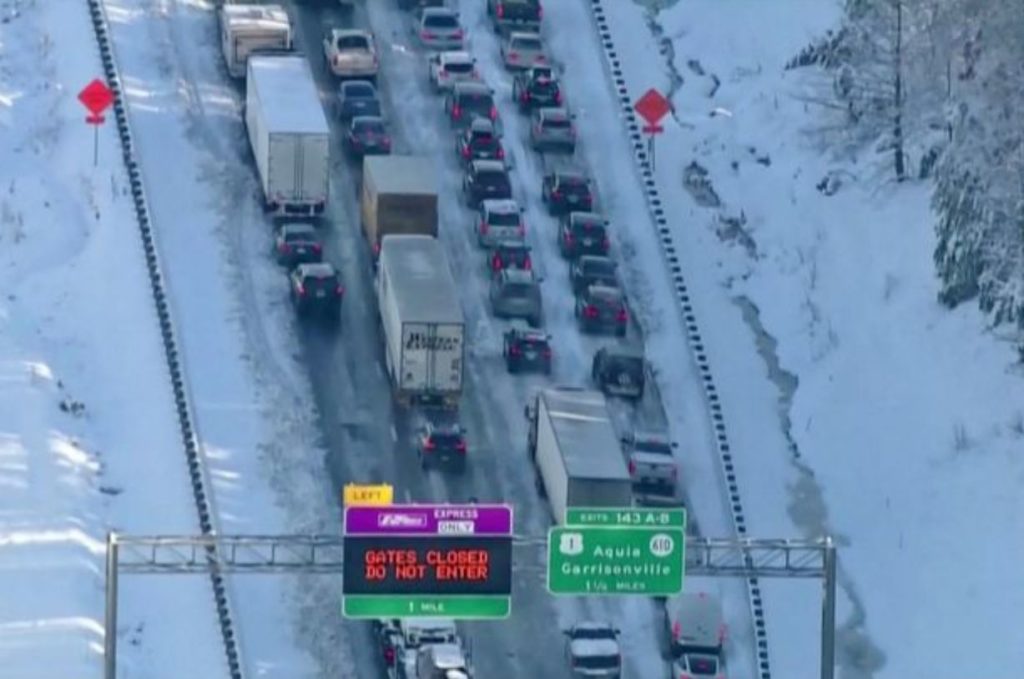 Snowstorm leaves thousands of Americans trapped inside their vehicles for nearly 20 hours