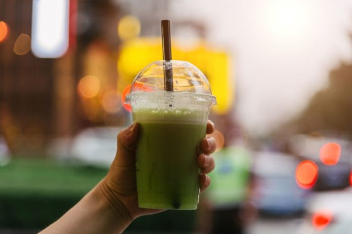A green juice that helps improve digestion and burn visceral fat faster, according to expert