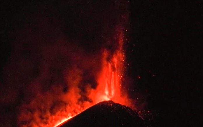 Early 2022 paroxysm: Mount Etna erupts again in Sicily, video