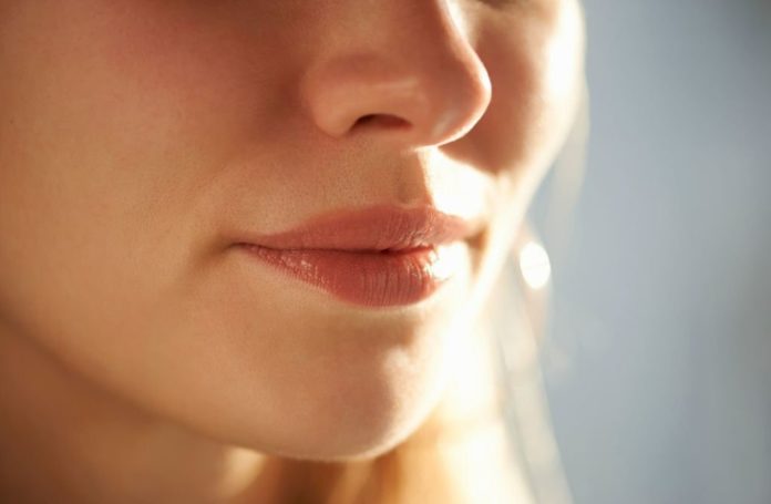 Your lips and mouth may signal you have consistently low B12 levels - says study