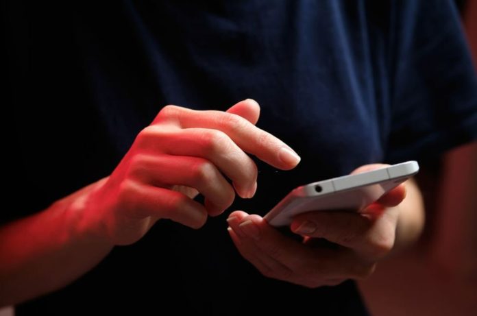 Can a text message reduce risk of another heart attack?