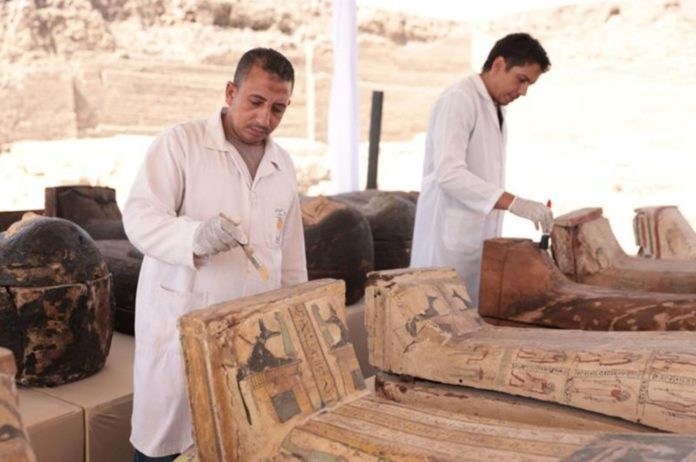 Egyptian archaeologists find 250 sarcophagi in the Saqqara necropolis