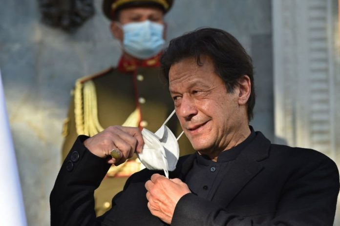 Ex-PM Pakistan cancels sit-in, demands vote