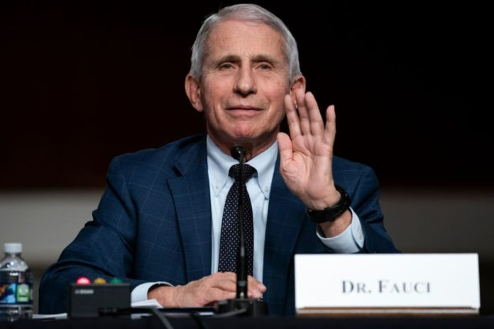 Fauci says he can't explain why White House politicizing COVID