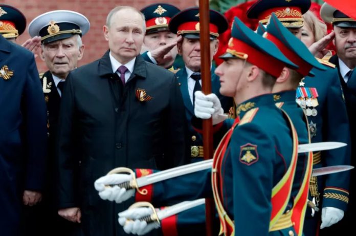 How is Putin selling his war in Ukraine on May 9?