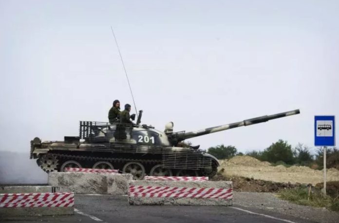 Old Russian Tanks Used In Ukraine Are Easy To Attack - British Intelligence