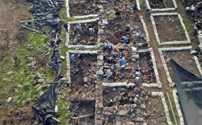They Find A Farm Abandoned Hastily 2,100 Years Ago