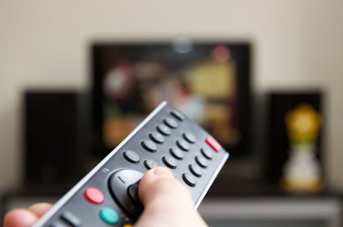 This Is The Ideal Amount of Watching TV For Heart Health - New Research Says