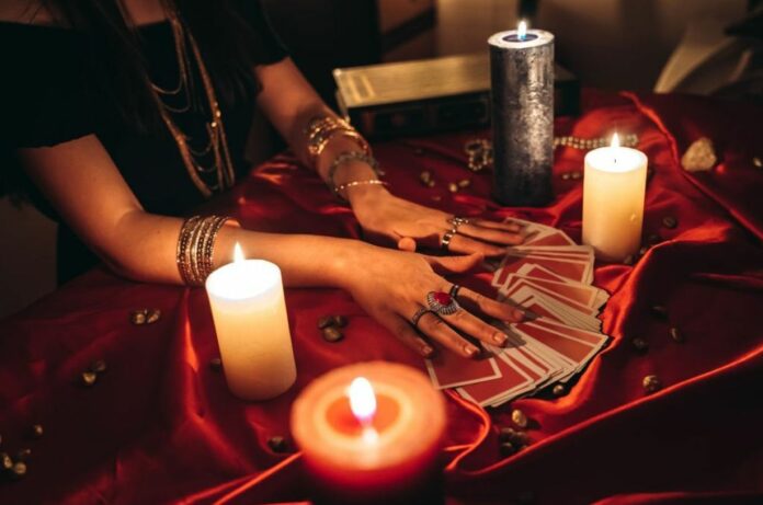 Men Even Non-believers Think Fortune Telling Gives Them A Positive Reading