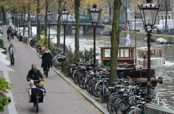 Amsterdam's Underworld Exposed: New Experiment Traces The Fate Of Stolen Bikes