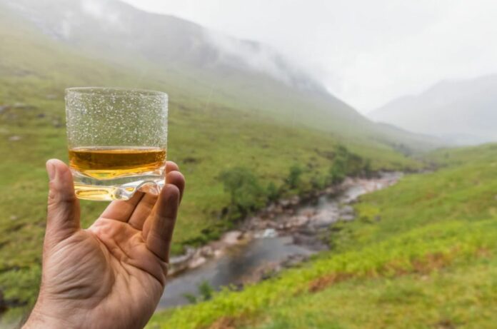 New Study Reveals Optimal Water-to-Whisky Ratio for Maximum Flavor Enhancement